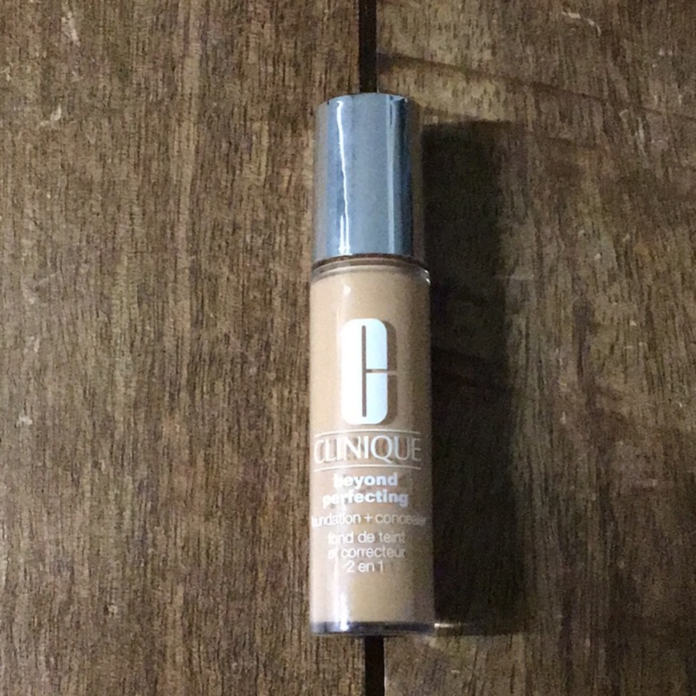 Clinique beyond perfecting concealer in Cashew